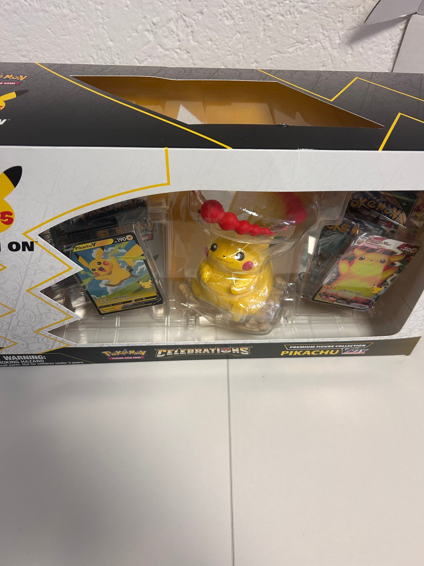 Pokemon Karten OVP Premium Figuren Kollektion Vmax Pikachu Englisch