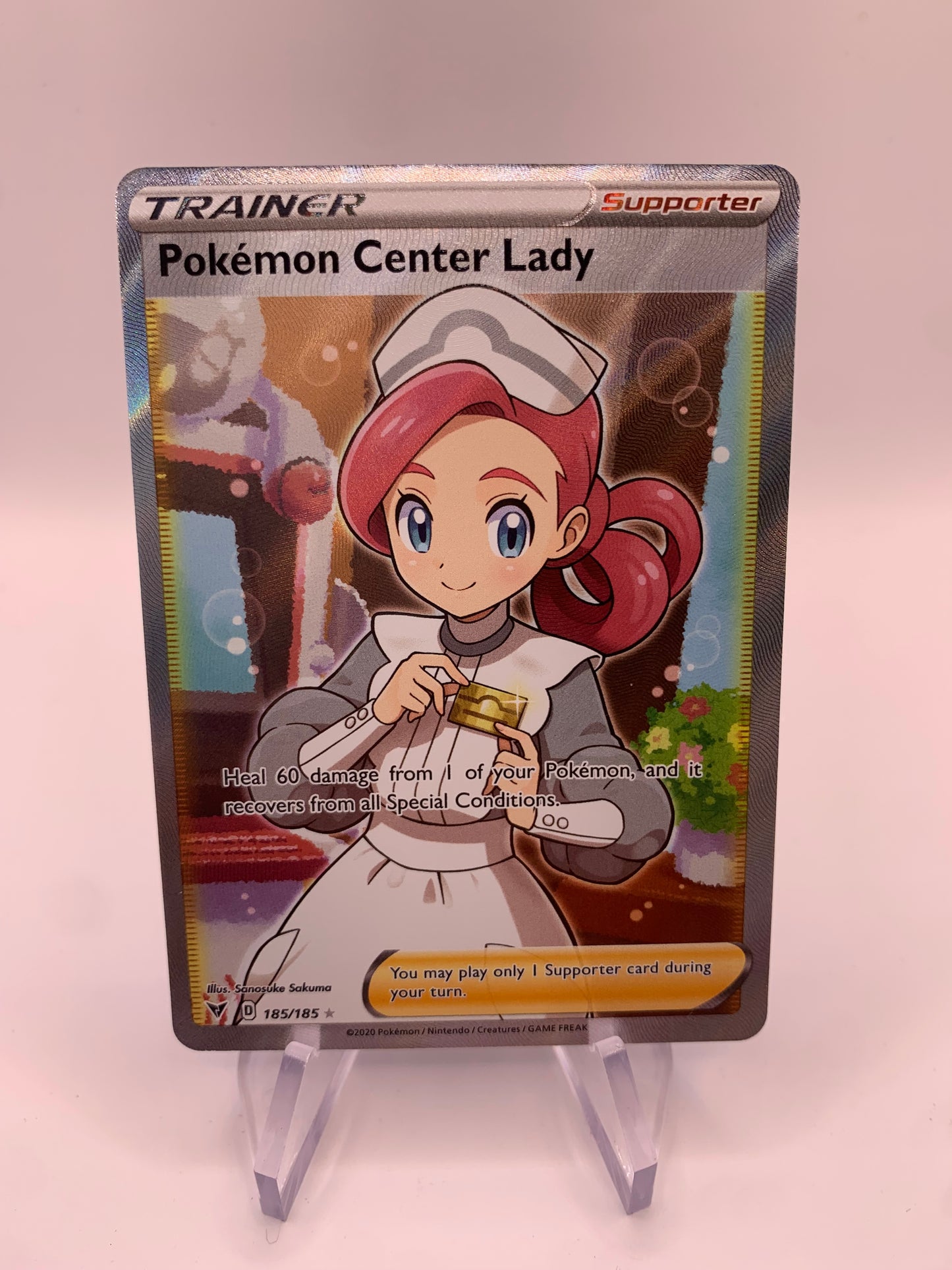 Pokemon Karte Trainer Pokémon Center Lady 185/185 Englisch