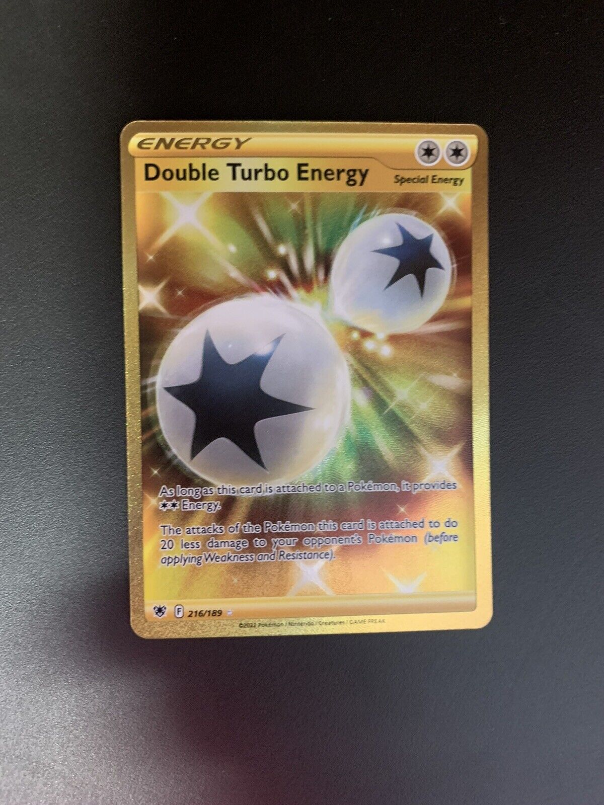 Pokemon Karte Gold Trainer Double Turbo Energy 216/189 Englisch