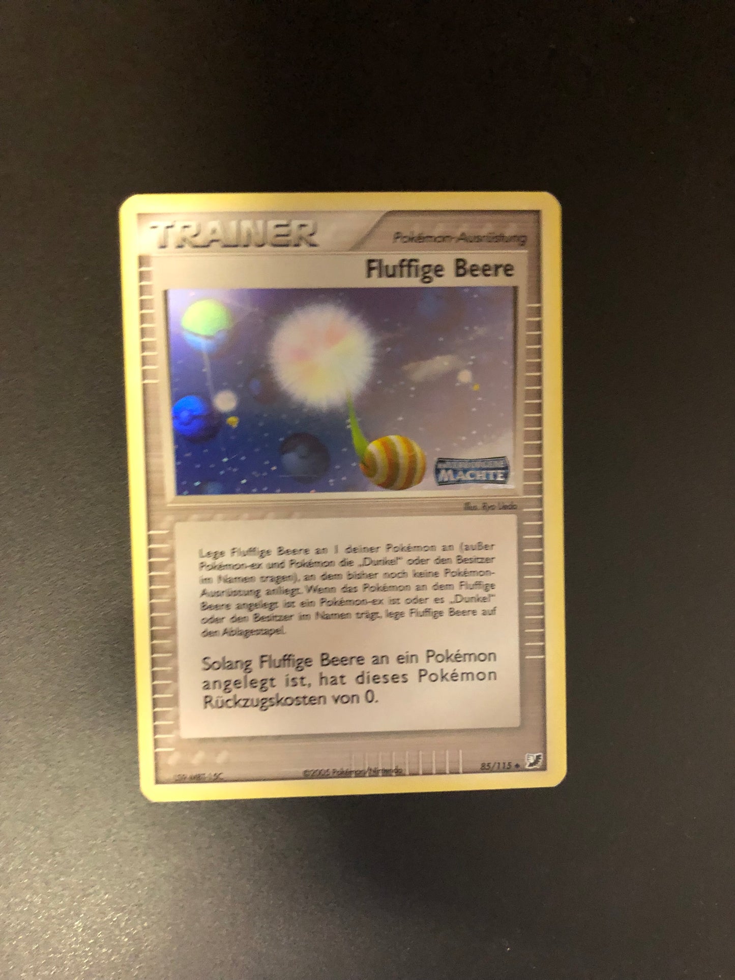Pokemon Karte Revers Stamp Trainer Fluffige Beere 85/115 Deutsch