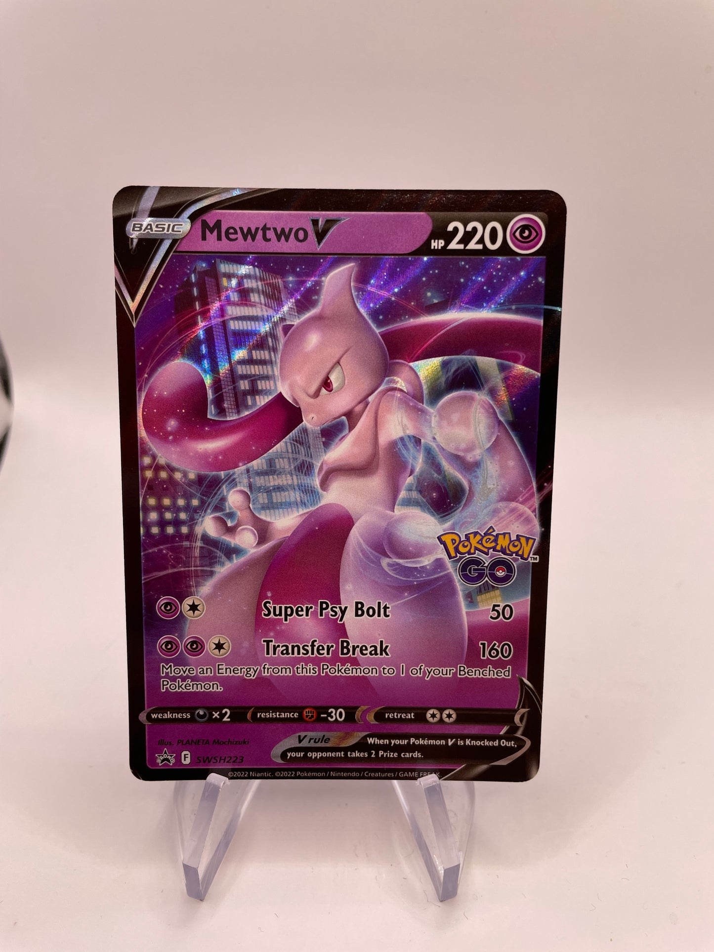 Pokemon Karte V Mewtwo SHSH223 Englisch