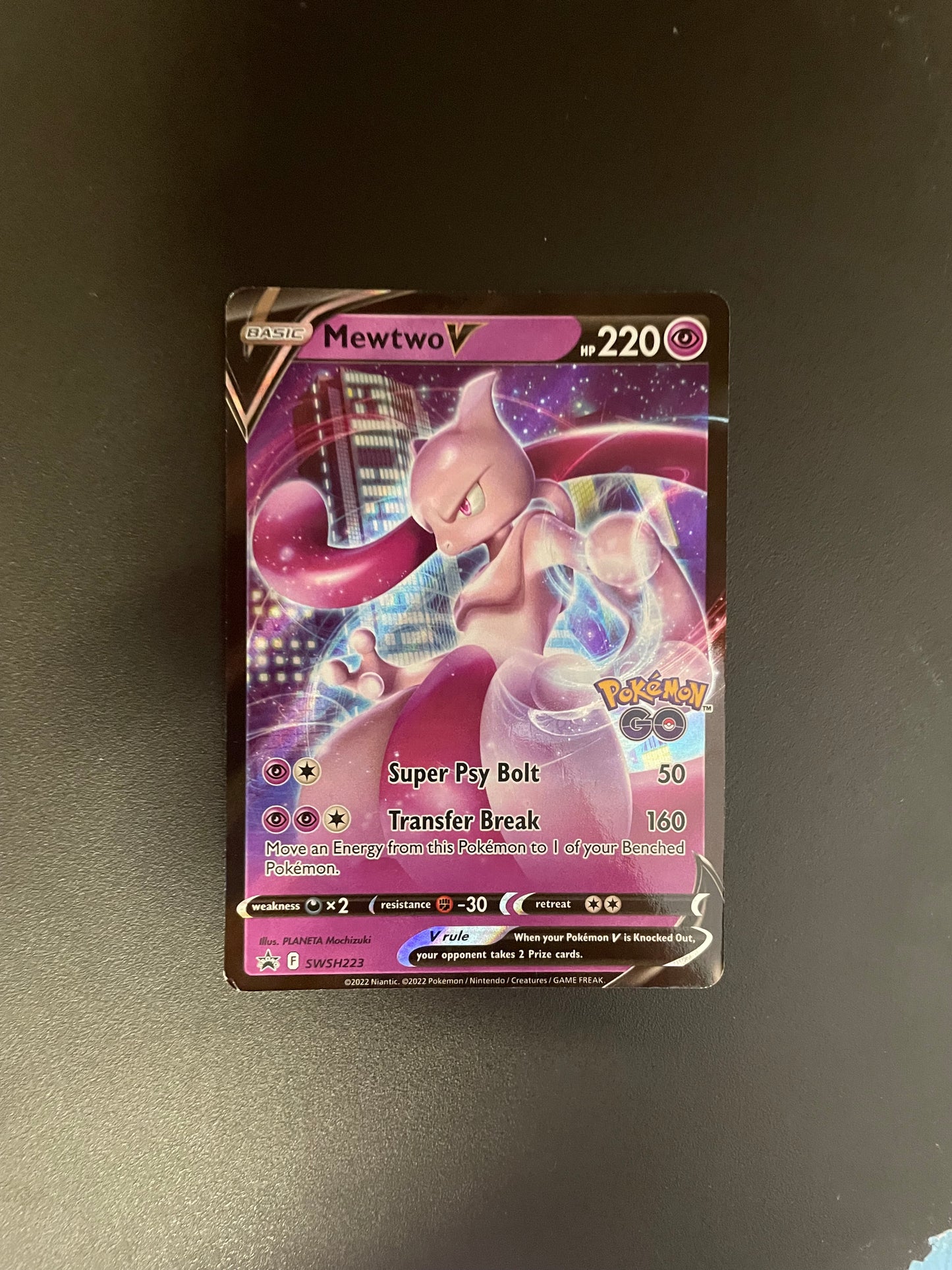 Pokemon Karte V Mewtwo SHSH223 Englisch