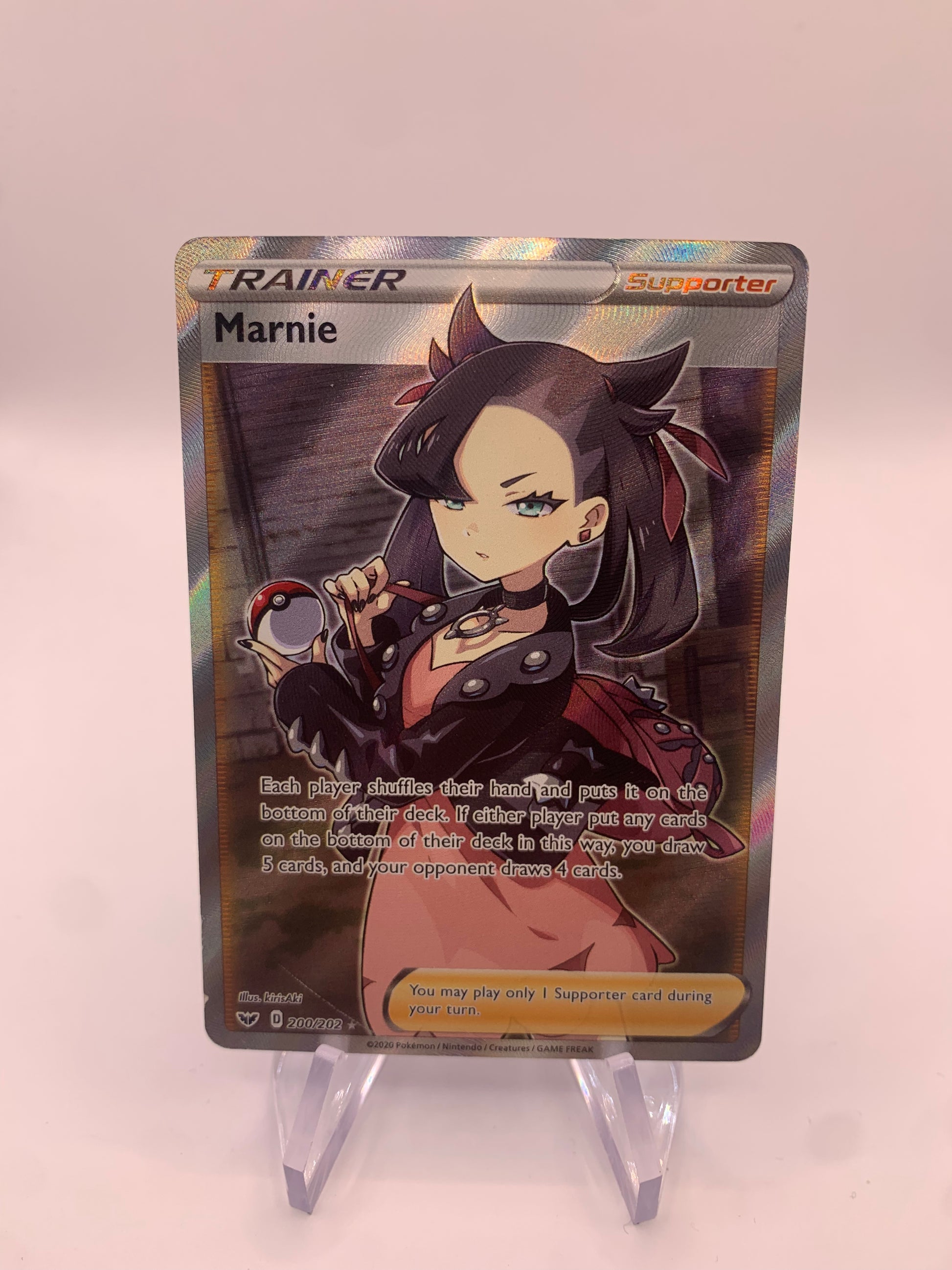 Pokemon Karte Trainer Fullart Marnie 200/202 Englisch SHPNPokestore Pokemon Karte Trainer Fullart Marnie 200/202 Englisch SHPNPokestore